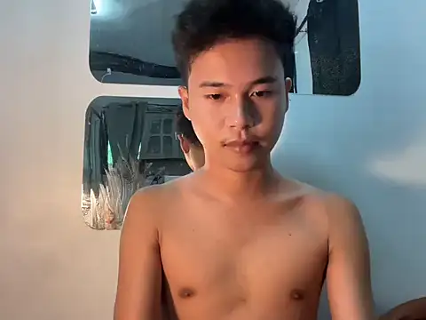 Asiantwink21 online show from September 14, 5:52 am