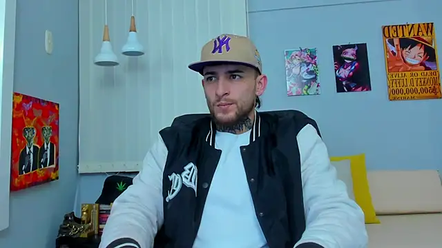 Snapshot of Drako_Lamar chatting on March 21, 12:28 pm Drako Lamar online show from March 21, 12:28 pm