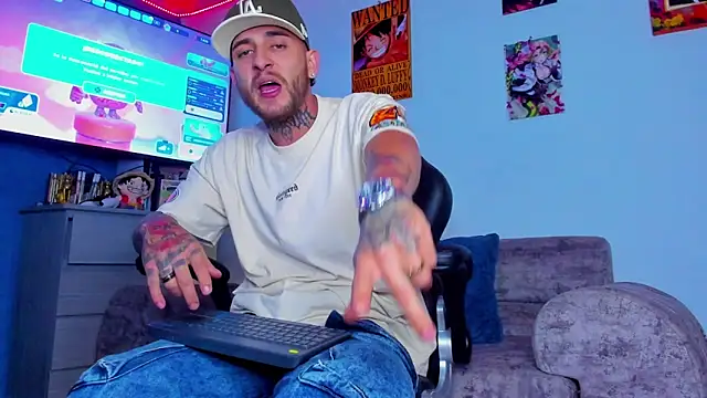 Snapshot of Drako_Lamar chatting on October 1, 1:44 am Drako Lamar online show from October 1, 1:44 am