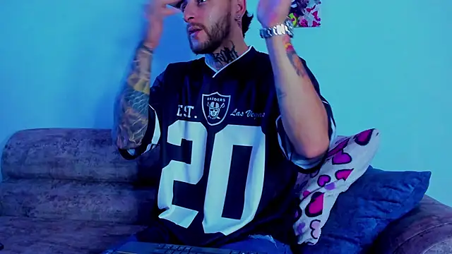 Snapshot of Drako_Lamar chatting on October 7, 2:01 am Drako Lamar online show from October 7, 2:01 am