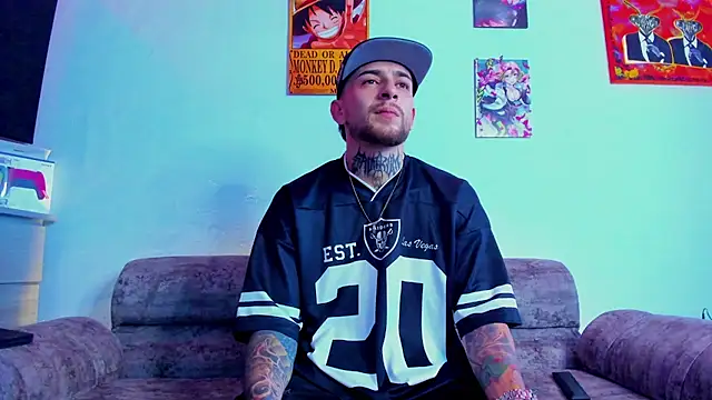 Snapshot of Drako_Lamar chatting on December 1, 1:23 pm Drako Lamar online show from December 1, 1:23 pm