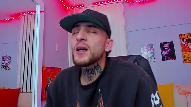 Snapshot of Drako_Lamar chatting on March 18, 3:33 pm Drako Lamar online show from March 18, 3:33 pm