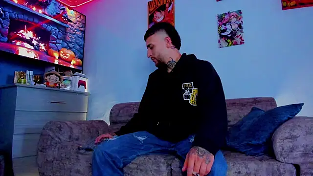 Snapshot of Drako_Lamar chatting on October 23, 12:37 pm Drako Lamar online show from October 23, 12:37 pm