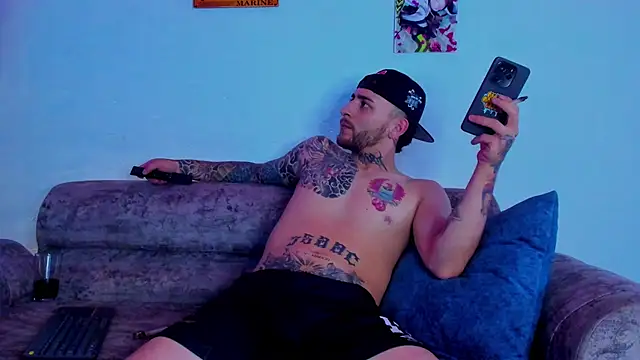 Snapshot of Drako_Lamar chatting on October 5, 8:21 pm Drako Lamar online show from October 5, 8:21 pm