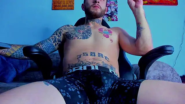 Snapshot of Drako_Lamar chatting on October 15, 8:17 pm Drako Lamar online show from October 15, 8:17 pm