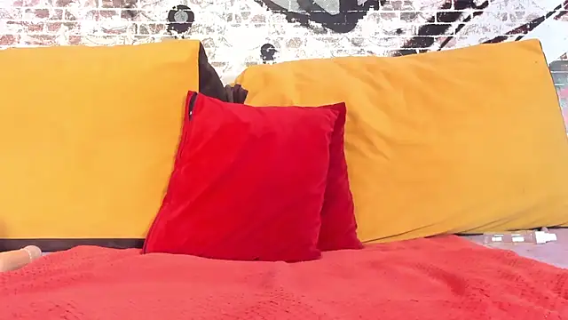 hot milkbitch online show from November 19, 4:45 am