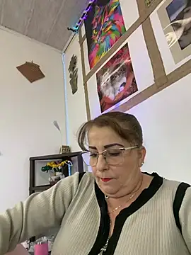 Snapshot of PaulinaSanders_X chatting on July 1, 12:33 am PaulinaSanders X online show from July 1, 12:33 am