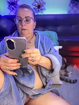 Snapshot of PaulinaSanders_X chatting on October 12, 1:51 am PaulinaSanders X online show from October 12, 1:51 am