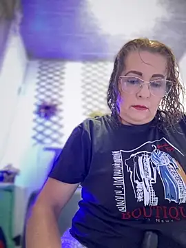 Snapshot of PaulinaSanders_X chatting on November 20, 10:20 pm PaulinaSanders X online show from November 20, 10:20 pm