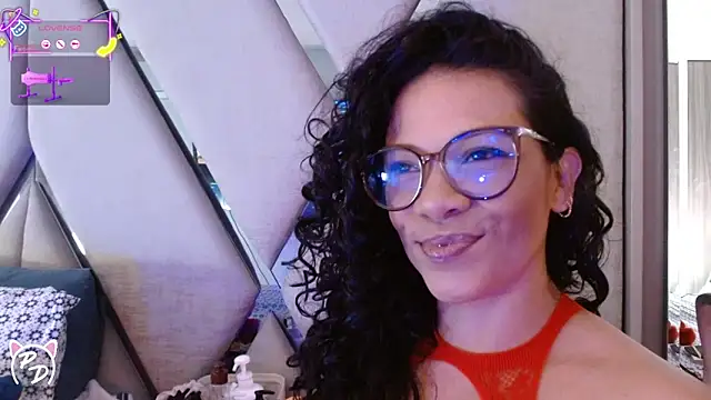 Snapshot of paula_daniela1 chatting on June 9, 9:05 pm paula daniela1 online show from June 9, 9:05 pm