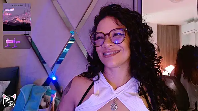 Snapshot of paula_daniela1 chatting on June 23, 9:24 pm paula daniela1 online show from June 23, 9:24 pm