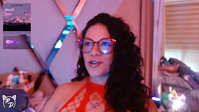 Snapshot of paula_daniela1 chatting on July 7, 11:52 pm paula daniela1 online show from July 7, 11:52 pm