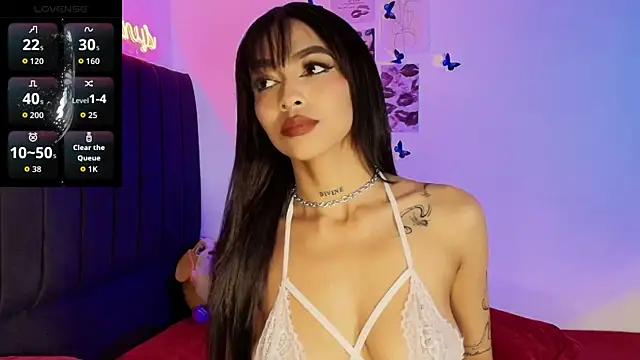 Snapshot of Alleanys_Cristal chatting on November 13, 7:18 pm Alleanys Cristal online show from November 13, 7:18 pm