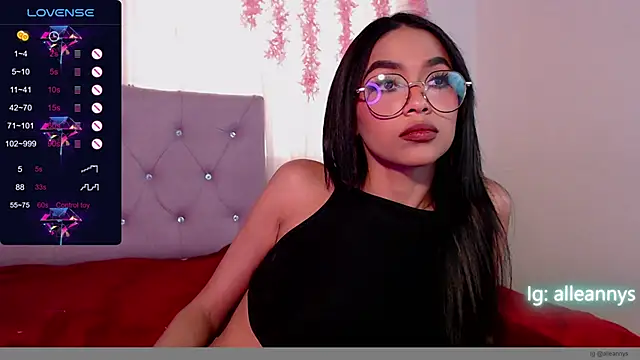 Snapshot of Alleanys_Cristal chatting on March 21, 8:29 pm Alleanys Cristal online show from March 21, 8:29 pm