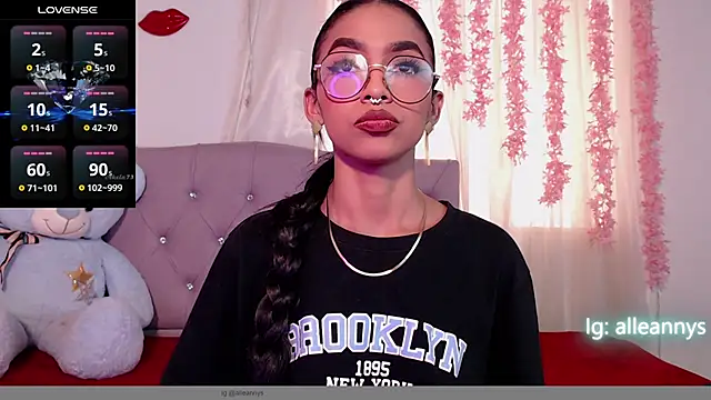 Snapshot of Alleanys_Cristal chatting on March 1, 8:21 pm Alleanys Cristal online show from March 1, 8:21 pm