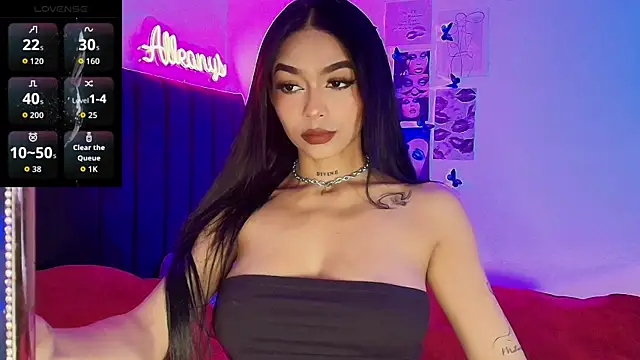 Snapshot of Alleanys_Cristal chatting on December 18, 7:40 pm Alleanys Cristal online show from December 18, 7:40 pm