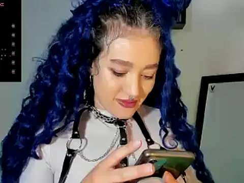 Snapshot of kat_apple chatting on February 28, 1:05 am kat apple online show from February 28, 1:05 am