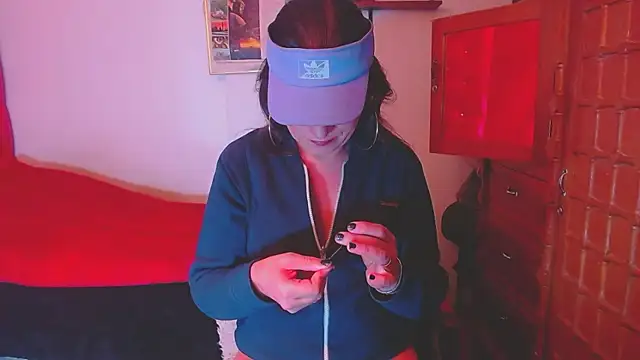 LorenJade online show from November 8, 7:23 am