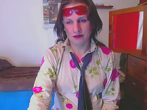 LorenJade online show from January 17, 10:30 am