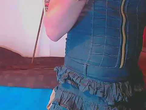 LorenJade online show from February 19, 7:05 am