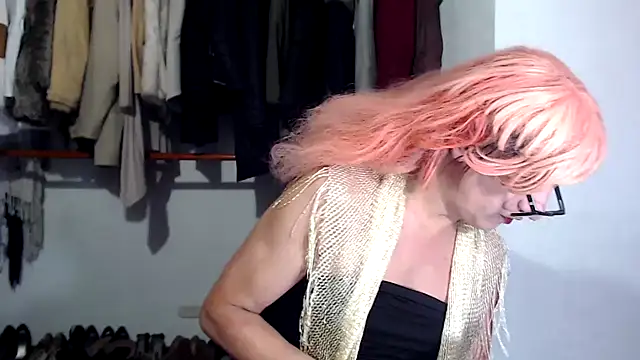 Snapshot of LorenJade chatting on October 10, 3:07 am LorenJade online show from October 10, 3:07 am