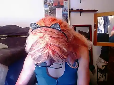 LorenJade online show from May 10, 10:30 am
