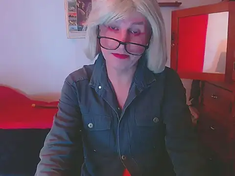 LorenJade online show from December 19, 7:55 am