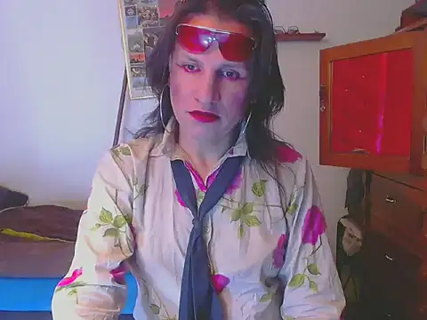 LorenJade online show from January 14, 7:45 am