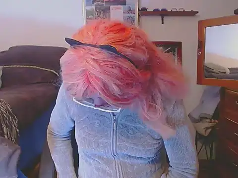 LorenJade online show from May 14, 7:49 am