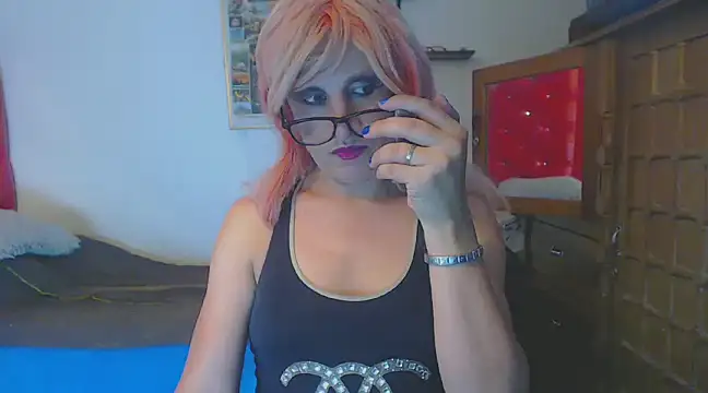 Snapshot of LorenJade chatting on February 11, 6:08 am LorenJade online show from February 11, 6:08 am
