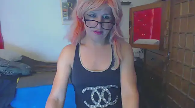 Snapshot of LorenJade chatting on February 12, 11:09 pm LorenJade online show from February 12, 11:09 pm