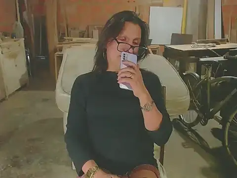 LorenJade online show from April 1, 2:02 am