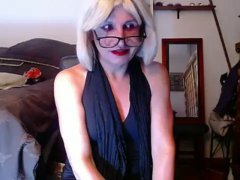 LorenJade online show from June 17, 8:03 am