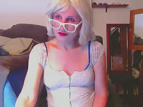 LorenJade online show from April 18, 7:44 am