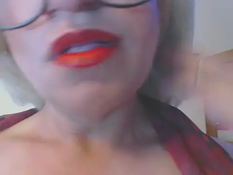 Snapshot of LorenJade chatting on March 13, 6:37 am LorenJade online show from March 13, 6:37 am