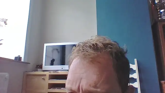 Snapshot of bertolini chatting on October 9, 7:09 am bertolini online show from October 9, 7:09 am