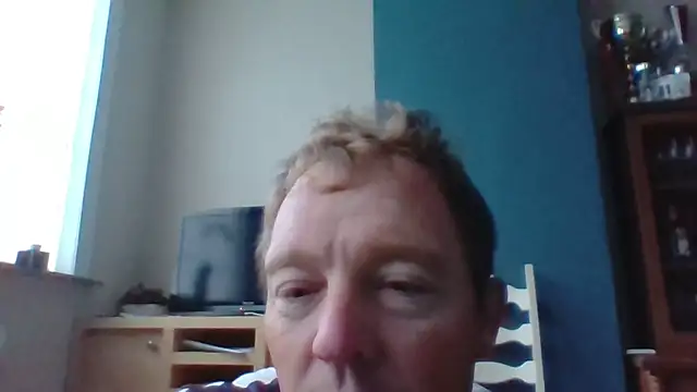 Snapshot of bertolini chatting on October 25, 7:18 am bertolini online show from October 25, 7:18 am