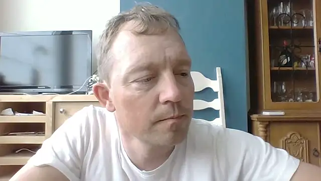 Snapshot of bertolini chatting on May 21, 11:51 am bertolini online show from May 21, 11:51 am