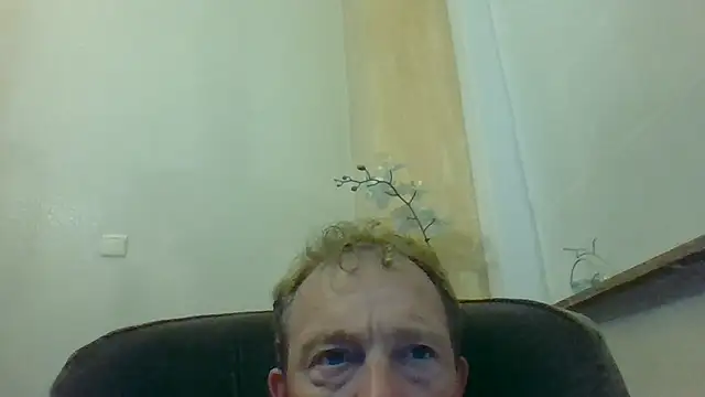 Snapshot of bertolini chatting on July 14, 9:43 pm bertolini online show from July 14, 9:43 pm