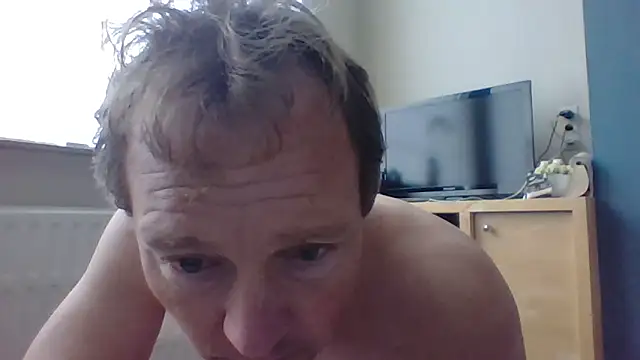 Snapshot of bertolini chatting on April 25, 8:06 am bertolini online show from April 25, 8:06 am