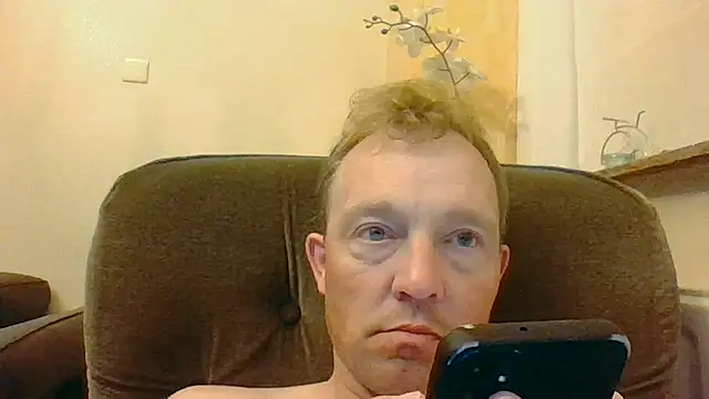 Snapshot of bertolini chatting on June 1, 9:14 pm bertolini online show from June 1, 9:14 pm