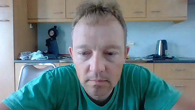 Snapshot of bertolini chatting on June 3, 7:20 am bertolini online show from June 3, 7:20 am