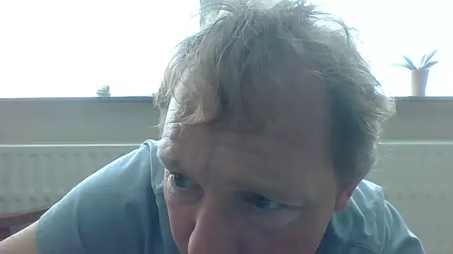 Snapshot of bertolini chatting on April 27, 1:20 pm bertolini online show from April 27, 1:20 pm