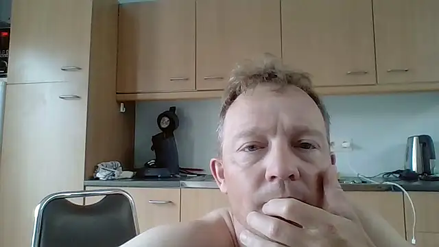 Snapshot of bertolini chatting on June 2, 9:20 am bertolini online show from June 2, 9:20 am