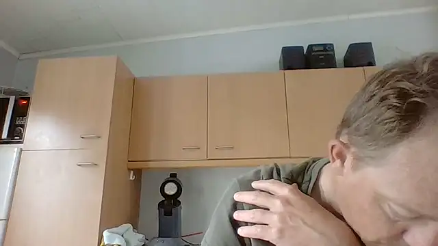 Snapshot of bertolini chatting on June 8, 1:22 pm bertolini online show from June 8, 1:22 pm