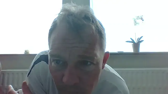 Snapshot of bertolini chatting on May 18, 7:02 am bertolini online show from May 18, 7:02 am