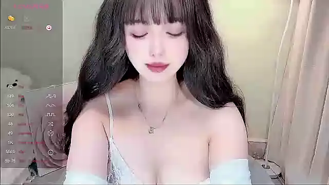 Snapshot of Dolv_1o chatting on January 4, 10:49 am Dolv 1o online show from January 4, 10:49 am