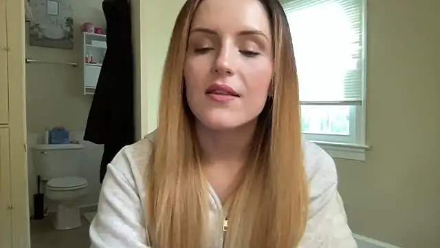 sexylilly69 online show from June 21, 11:21 pm