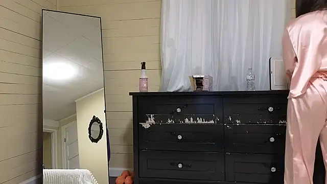 Snapshot of sexylilly69 chatting on December 17, 12:59 am sexylilly69 online show from December 17, 12:59 am