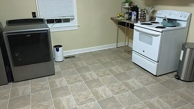 Snapshot of sexylilly69 chatting on October 27, 11:38 pm sexylilly69 online show from October 27, 11:38 pm